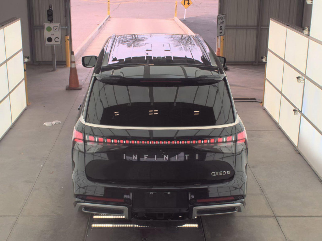 Used 2025 INFINITI QX80 Sensory image 9