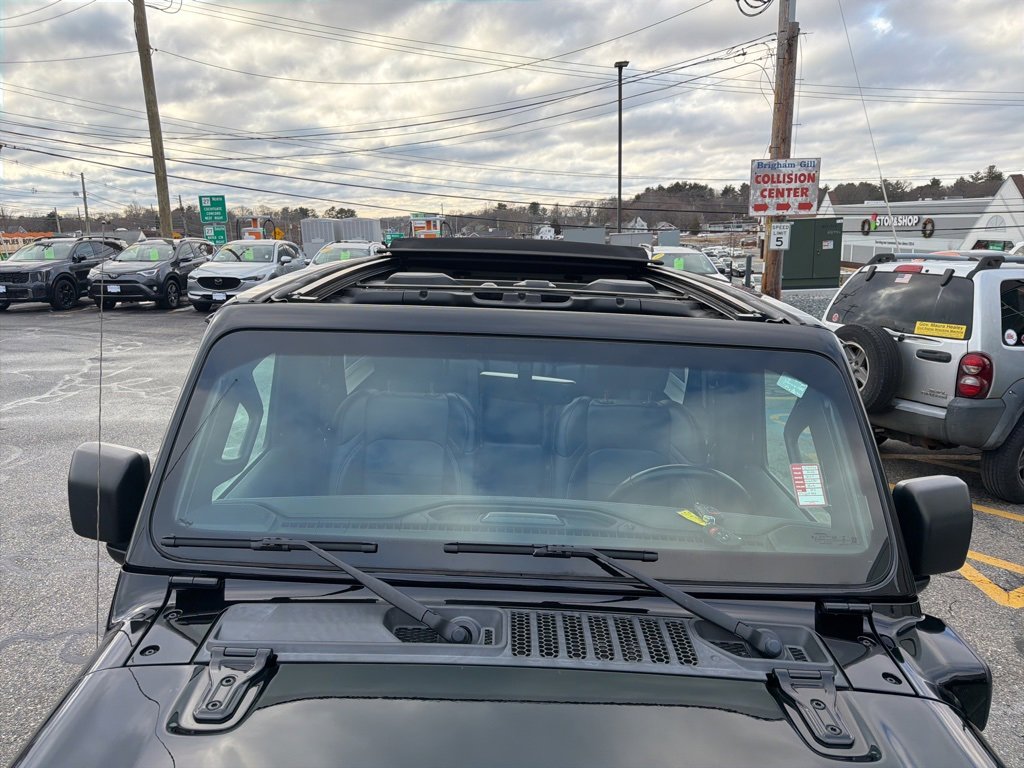 Certified 2022 Jeep Wrangler Unlimited Sahara w/ Cold Weather Group image 25