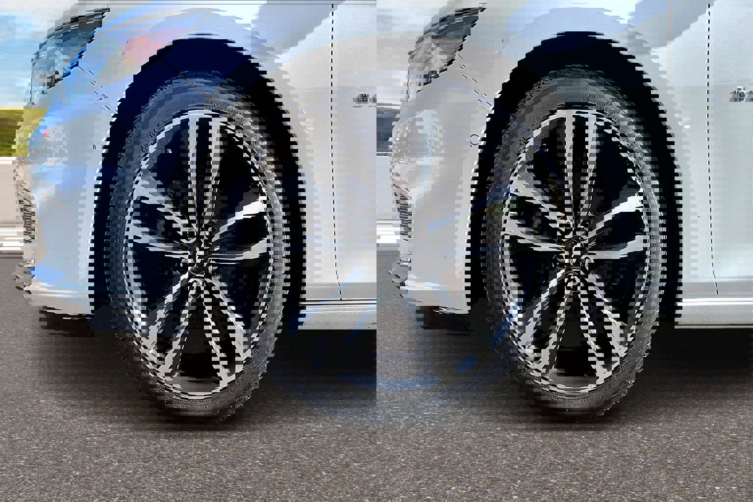 Used 2016 Chevrolet Malibu Premier w/ Driver Confidence Package II image 24