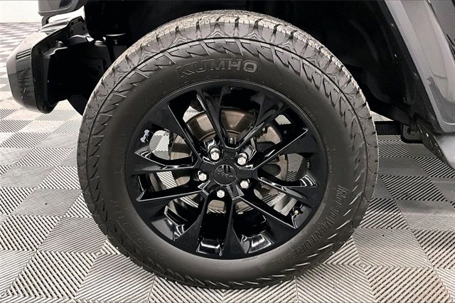 Used 2021 Jeep Wrangler Unlimited Sahara image 9