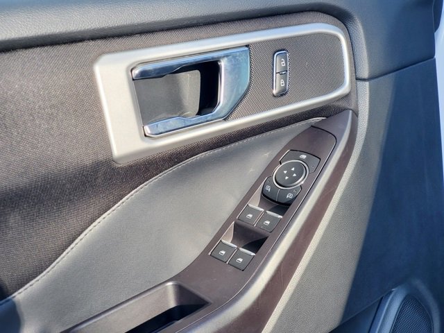Used 2020 Ford Explorer XLT image 9