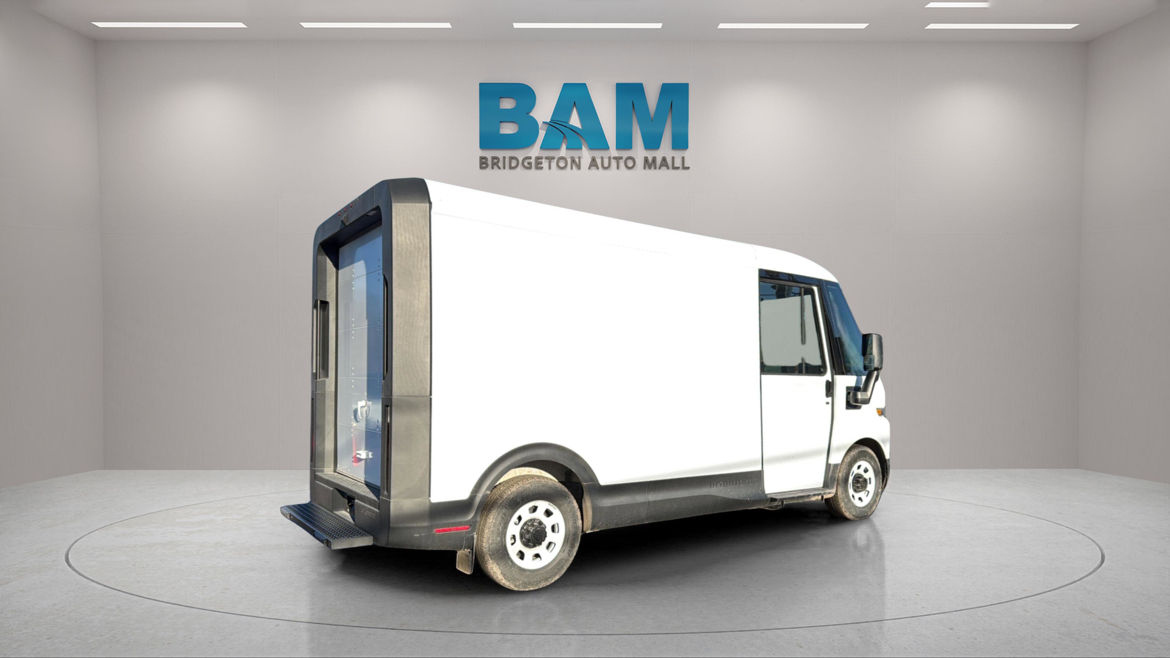 New 2025 Chevrolet Brightdrop 400 w/ Power Door Package image 8