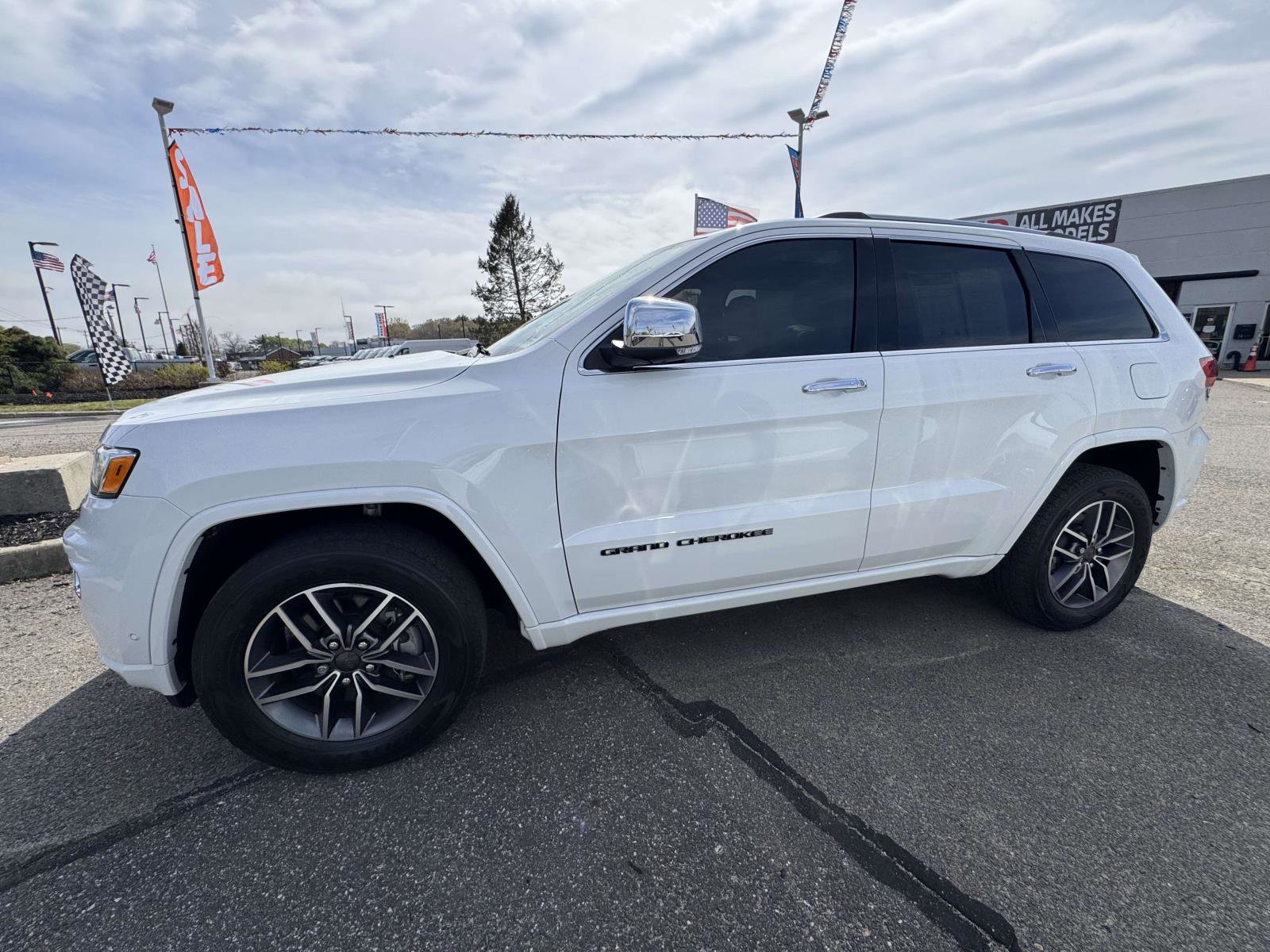 Used 2021 Jeep Grand Cherokee Limited AWD/4WD image 36