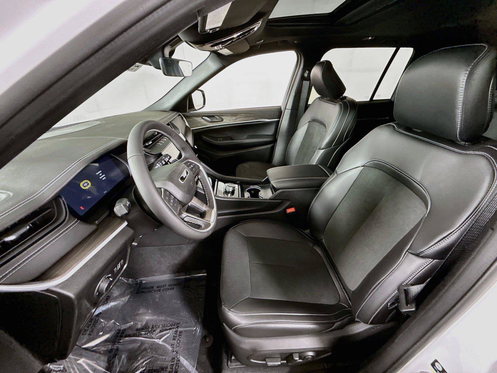New 2027 Jeep Grand Cherokee 4WD image 15