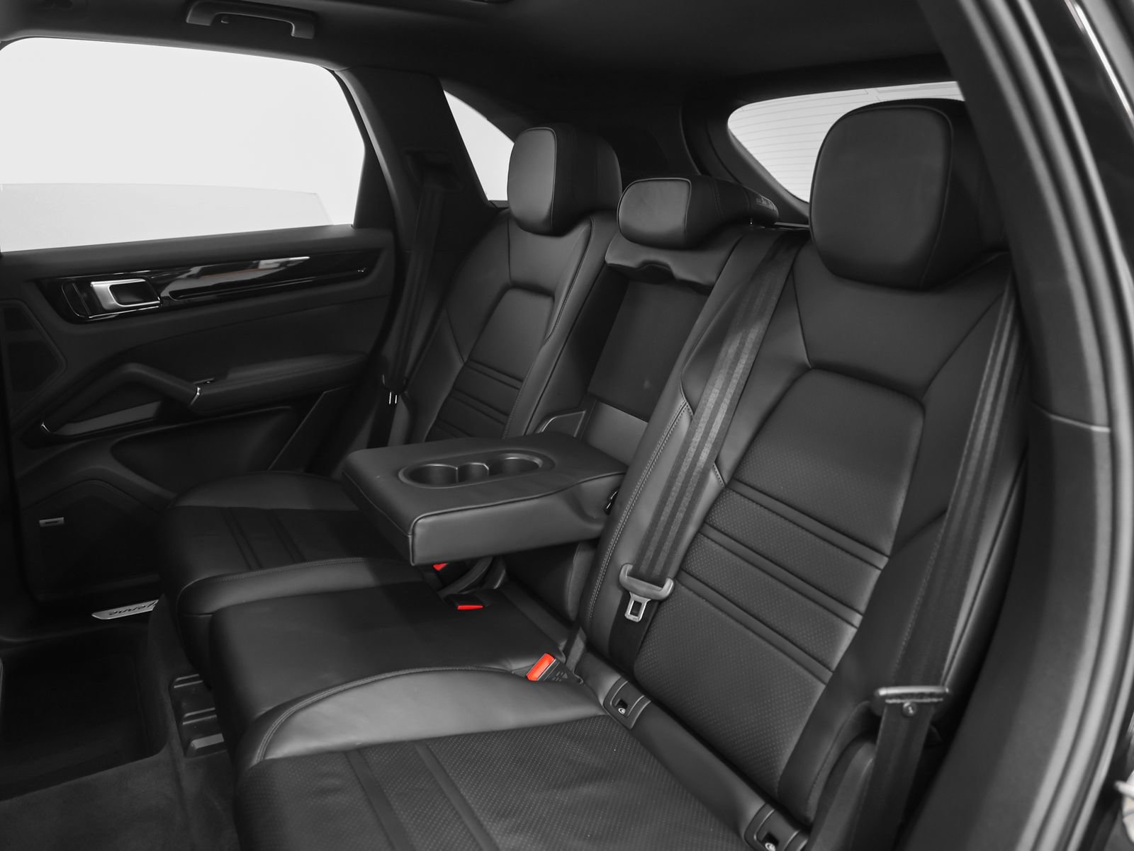 Certified 2019 Porsche Cayenne image 37