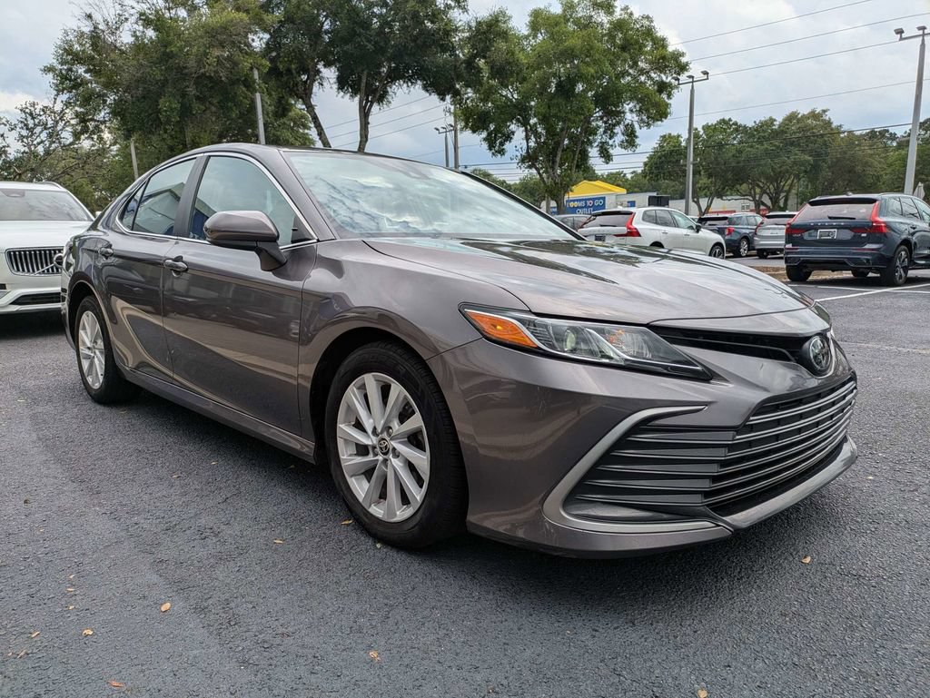 Used 2022 Toyota Camry LE FWD image 8