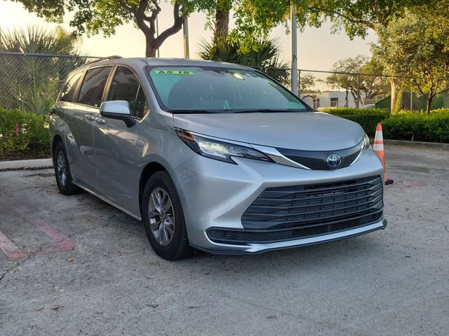 Used 2021 Toyota Sienna LE FWD video 1