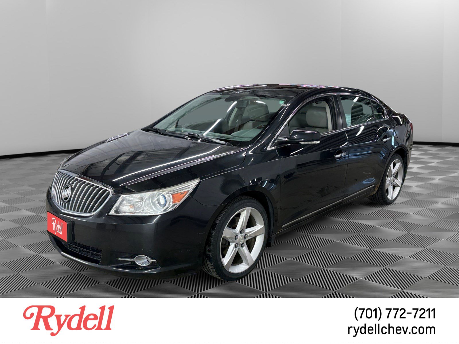 Used 2013 Buick LaCrosse Touring FWD image 1