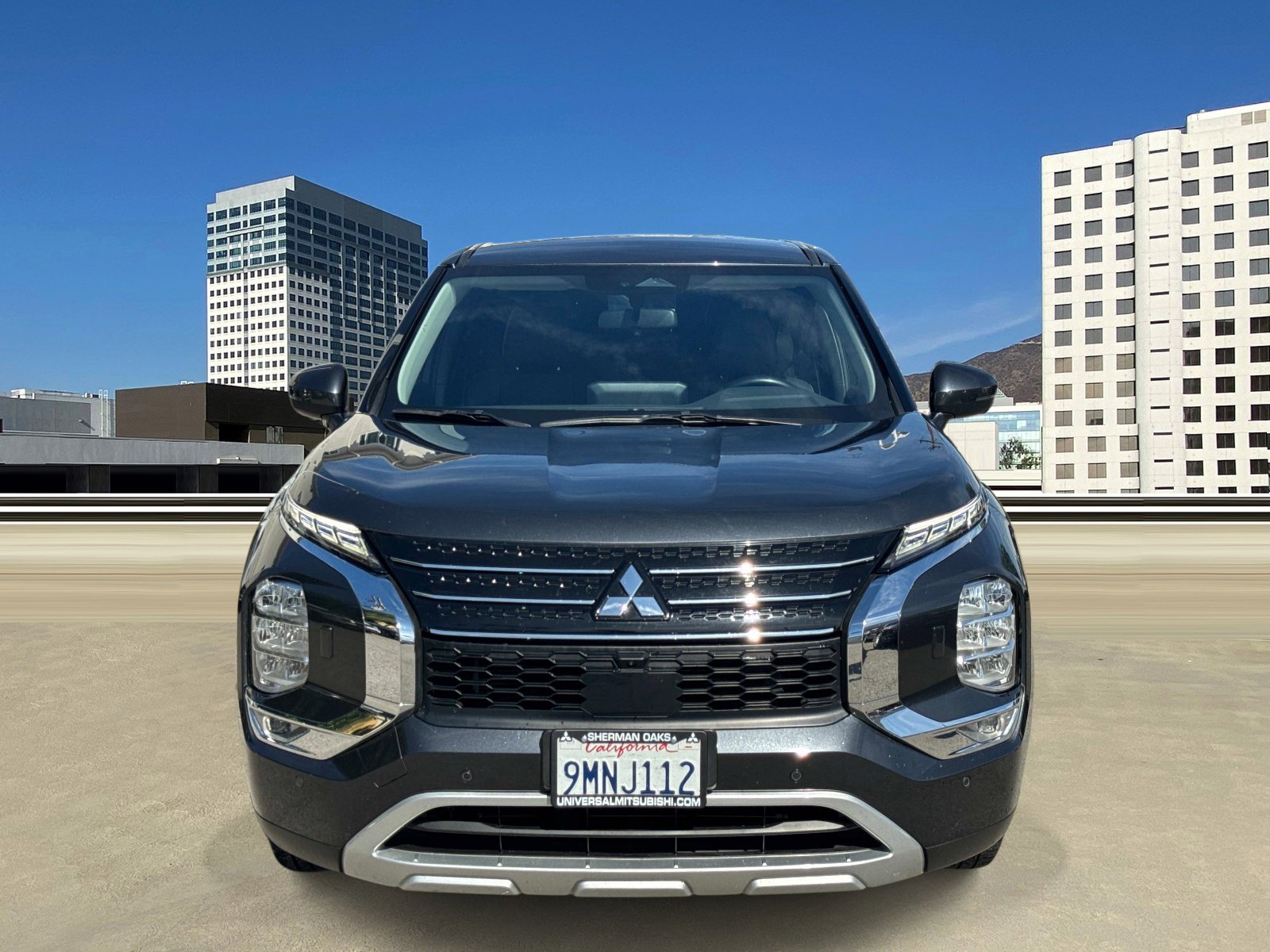 Used 2024 Mitsubishi Outlander AWD image 2