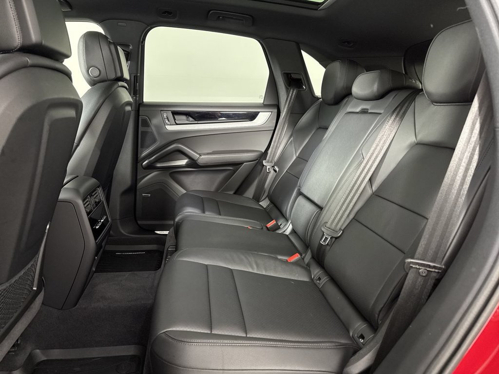 Certified 2025 Porsche Cayenne AWD/4WD image 22