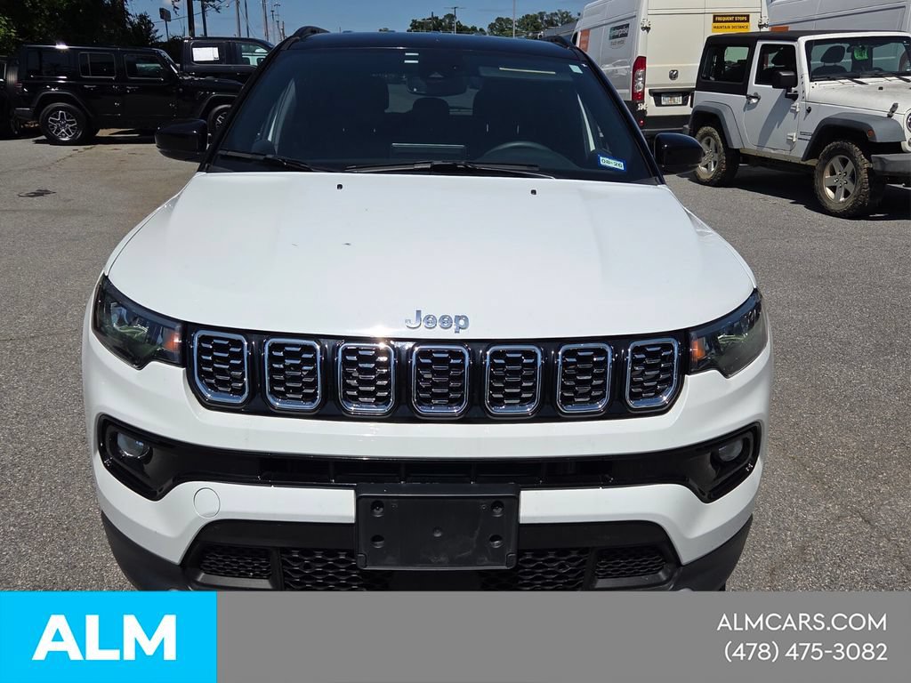 Used 2025 Jeep Compass Limited AWD/4WD image 3