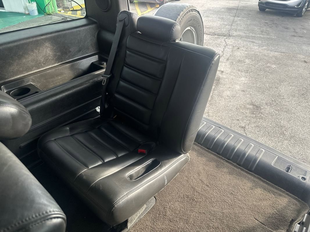 Used 2005 HUMMER H2 w/ Preferred Equipment Group image 30