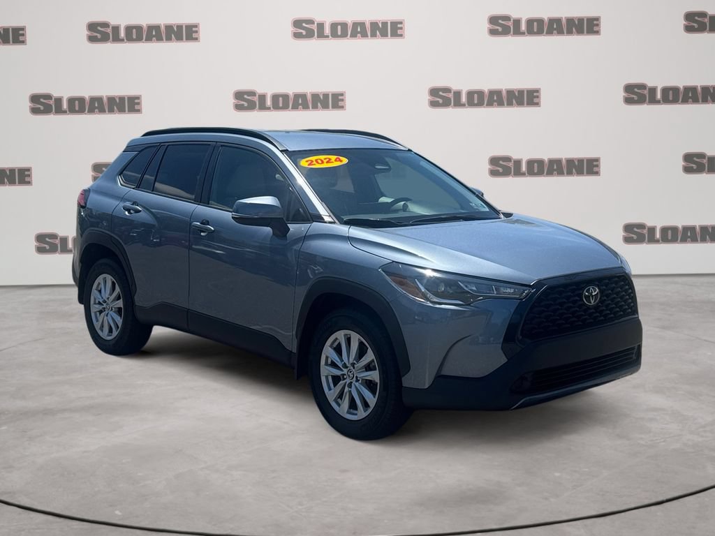 Used 2024 Toyota Corolla Cross LE AWD/4WD image 7