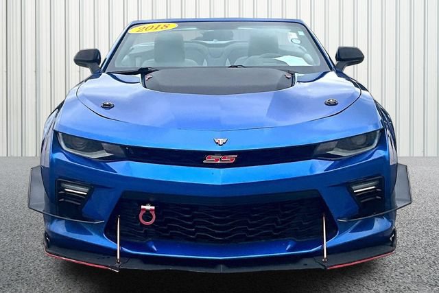 Used 2018 Chevrolet Camaro SS RWD image 3