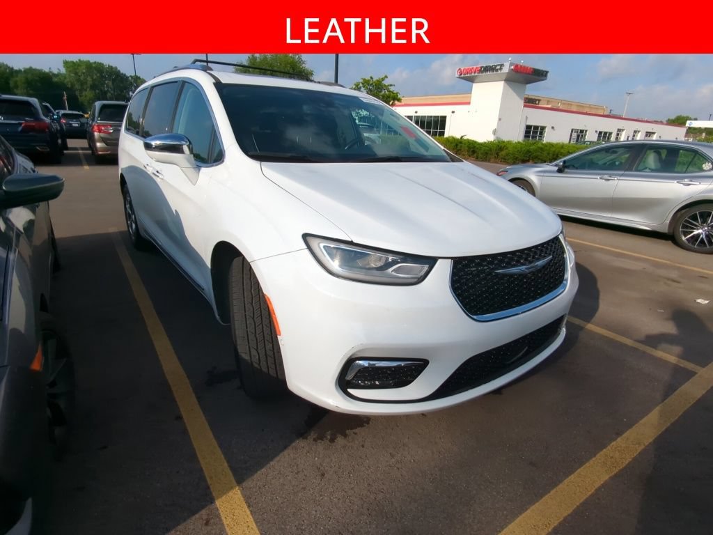 Used 2021 Chrysler Pacifica Limited w/ Premium & Safety Sphere Group AWD/4WD image 3