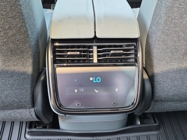 Used 2026 Rivian R1T Premium AWD/4WD image 17