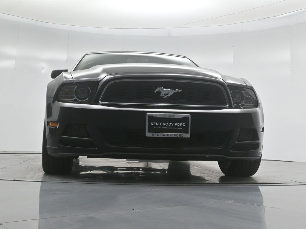 Used 2014 Ford Mustang Convertible w/ Equipment Group 102A image 40