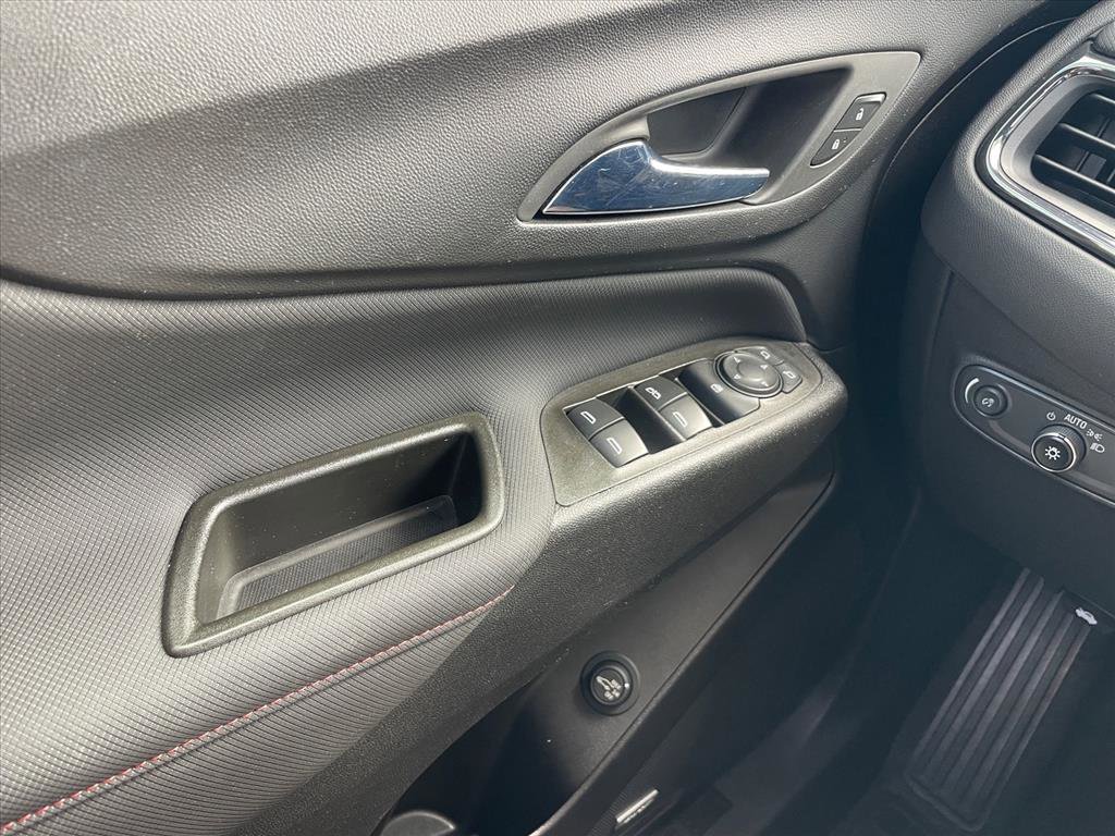 Used 2024 Chevrolet Equinox RS w/ RS Leather Package FWD image 19