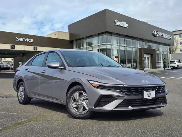 New 2026 Hyundai Elantra SE