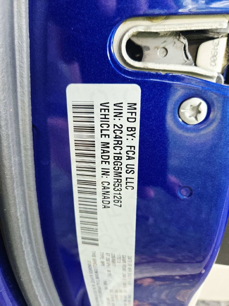 Used 2021 Chrysler Pacifica Touring-L FWD image 40