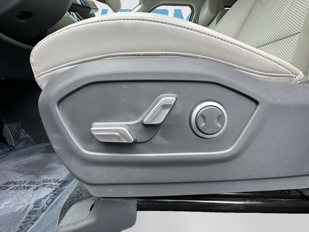 Used 2024 Hyundai Santa Fe SEL FWD image 16