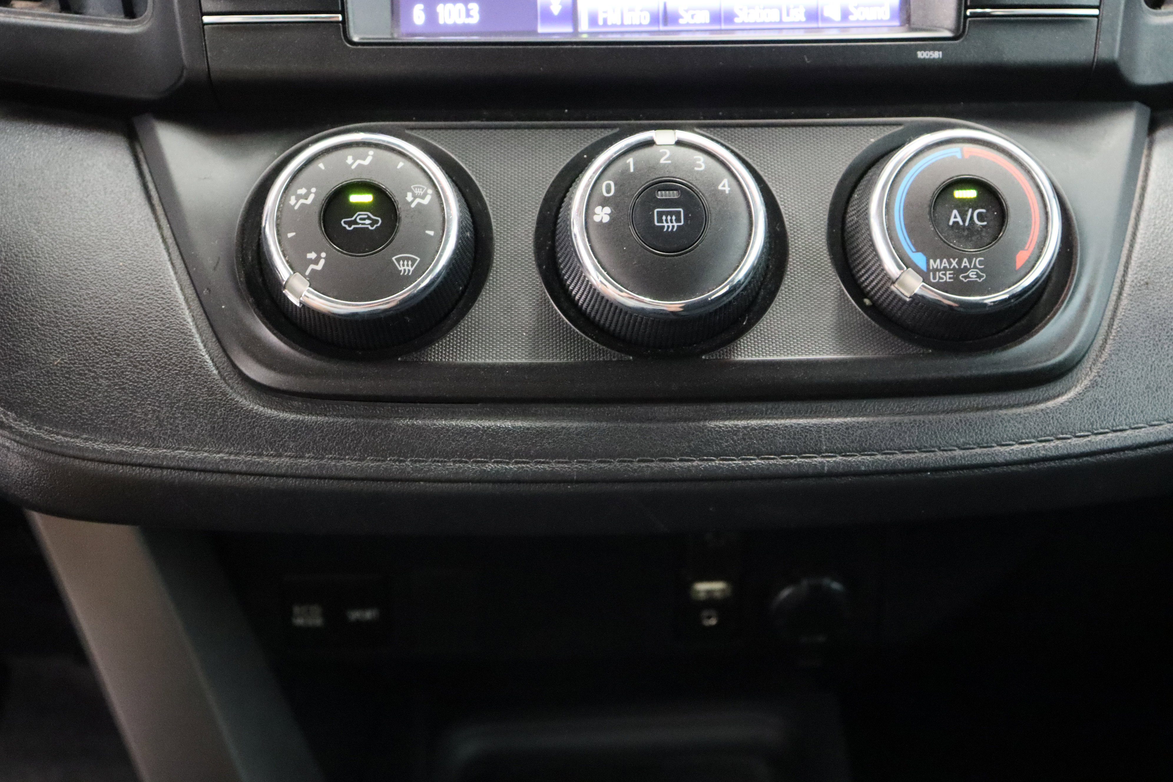 Used 2017 Toyota RAV4 LE FWD image 18