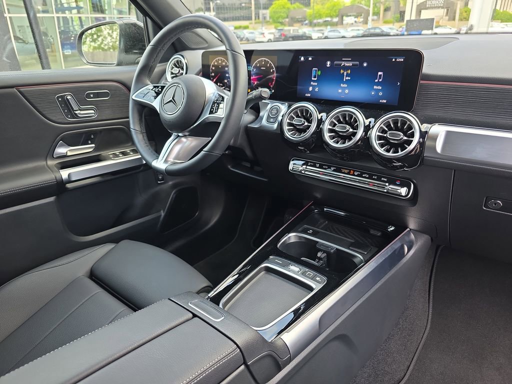 Used 2026 Mercedes-Benz GLB 250 4MATIC image 18