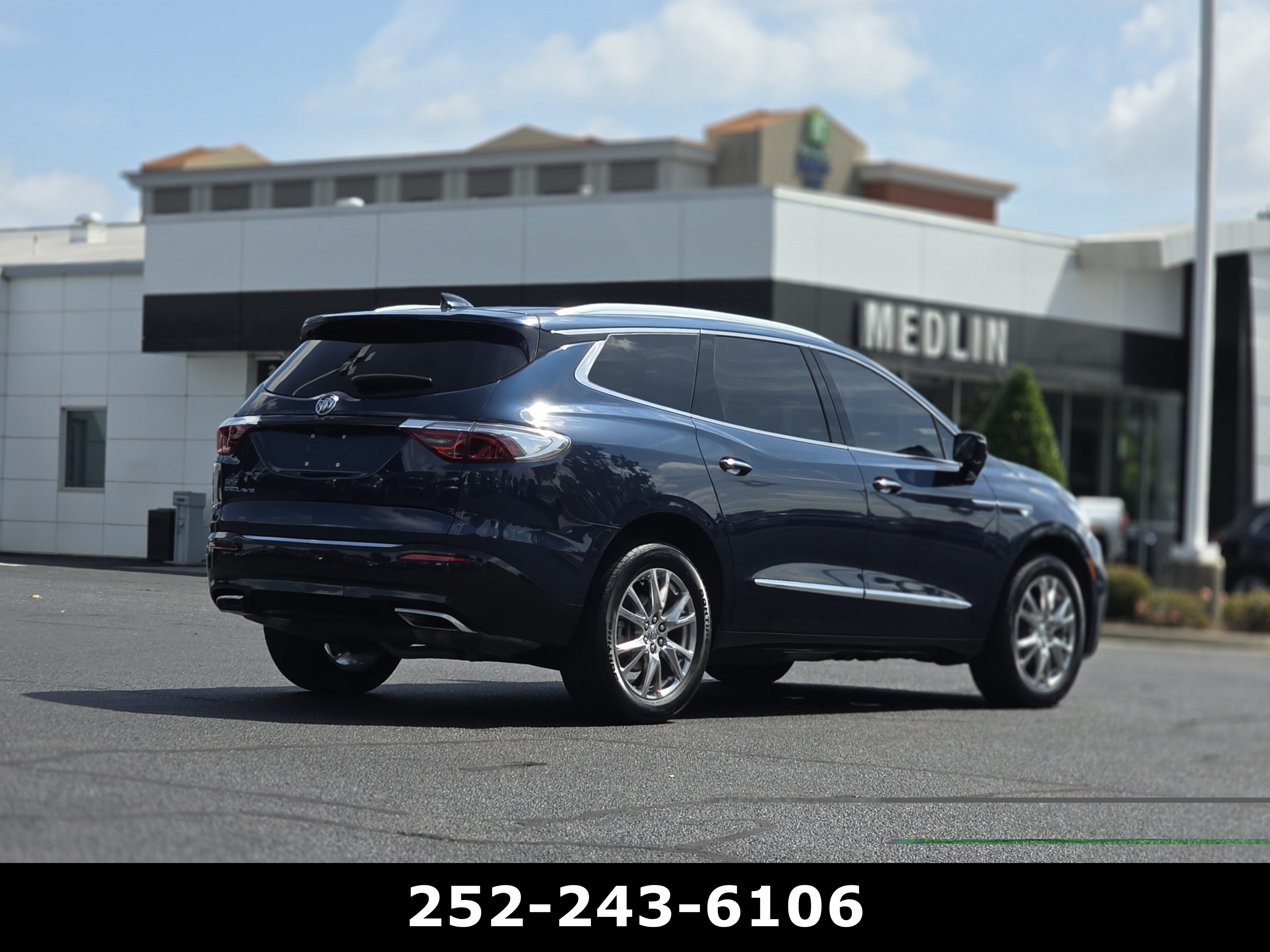 Used 2023 Buick Enclave Premium w/ Experience Buick Package FWD image 7