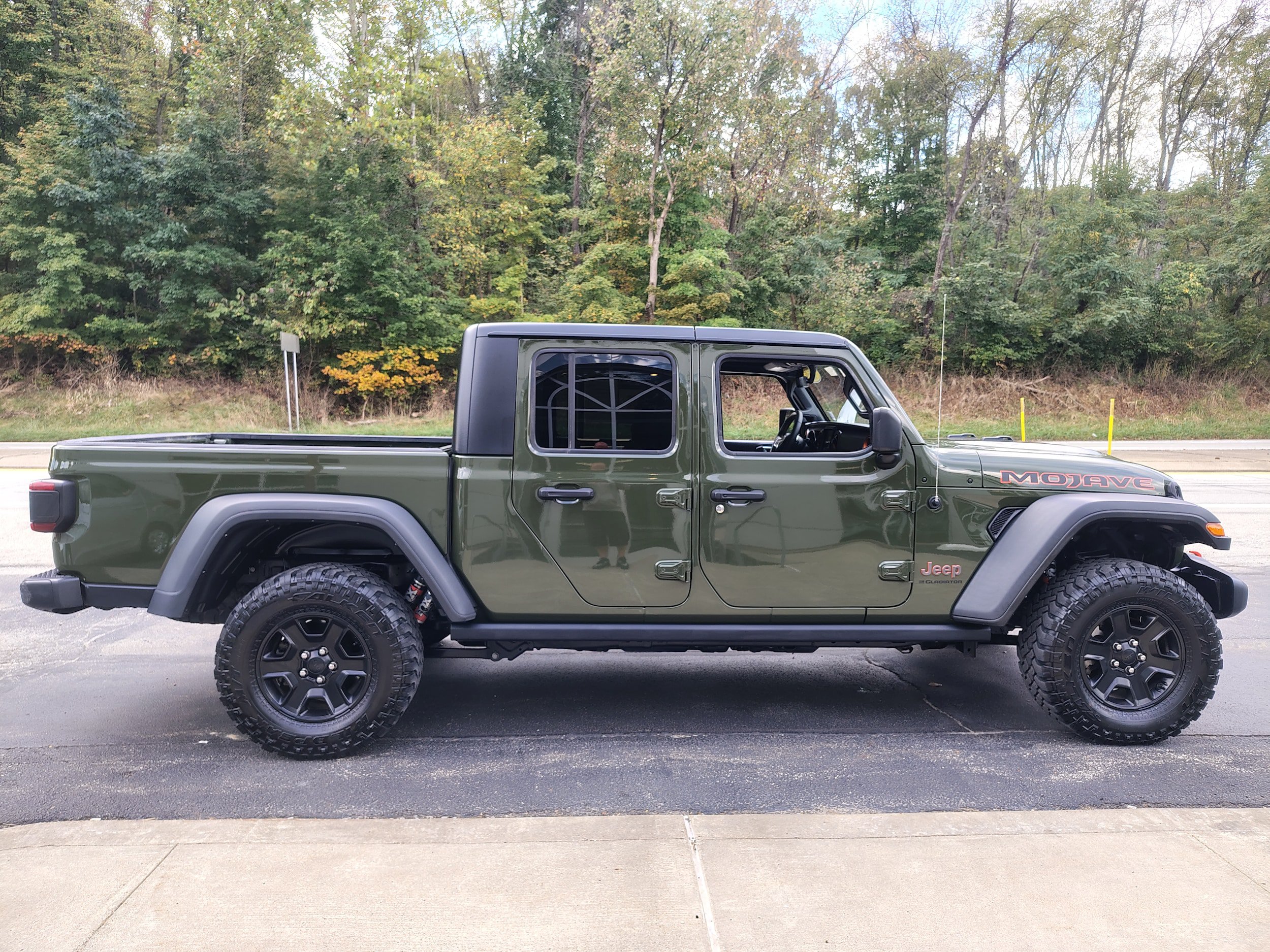 Certified 2023 Jeep Gladiator Mojave w/ LED Lighting Group AWD/4WD image 7