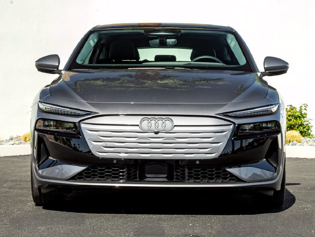 Used 2025 Audi A6 e-tron Premium Plus w/ Premium Plus AWD/4WD image 3