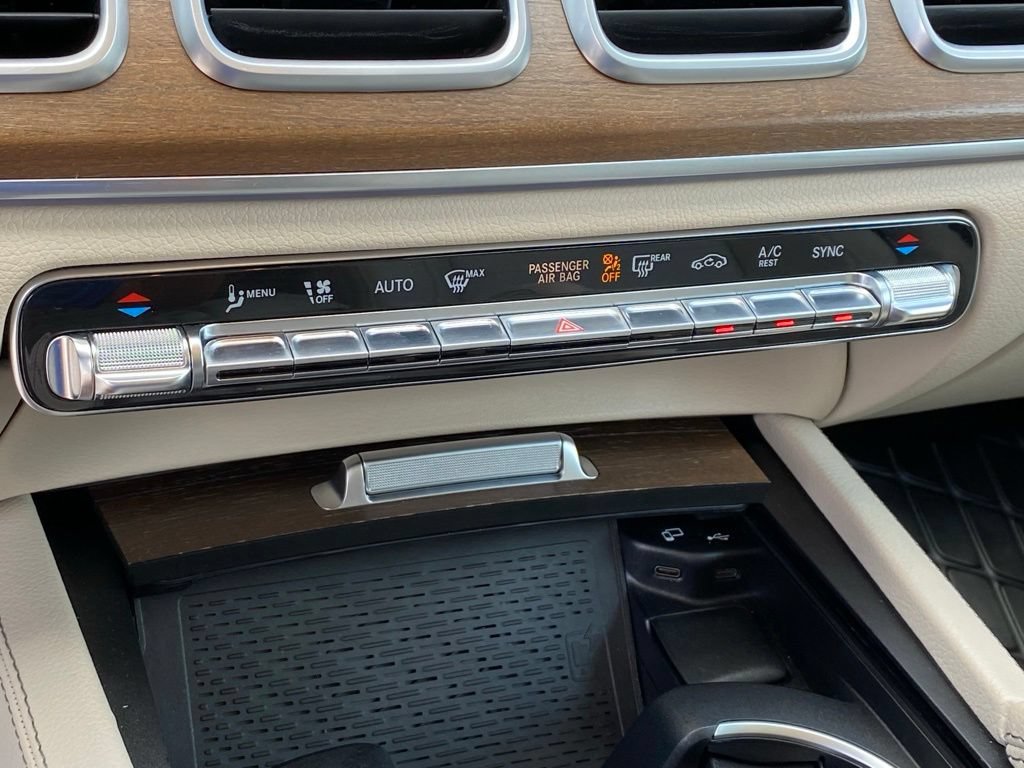 Used 2021 Mercedes-Benz GLS 450 4MATIC image 21
