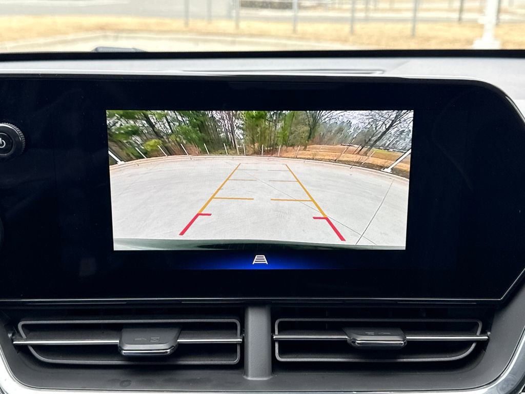 Used 2025 Chevrolet Trax ACTIV w/ Sunroof Package image 24