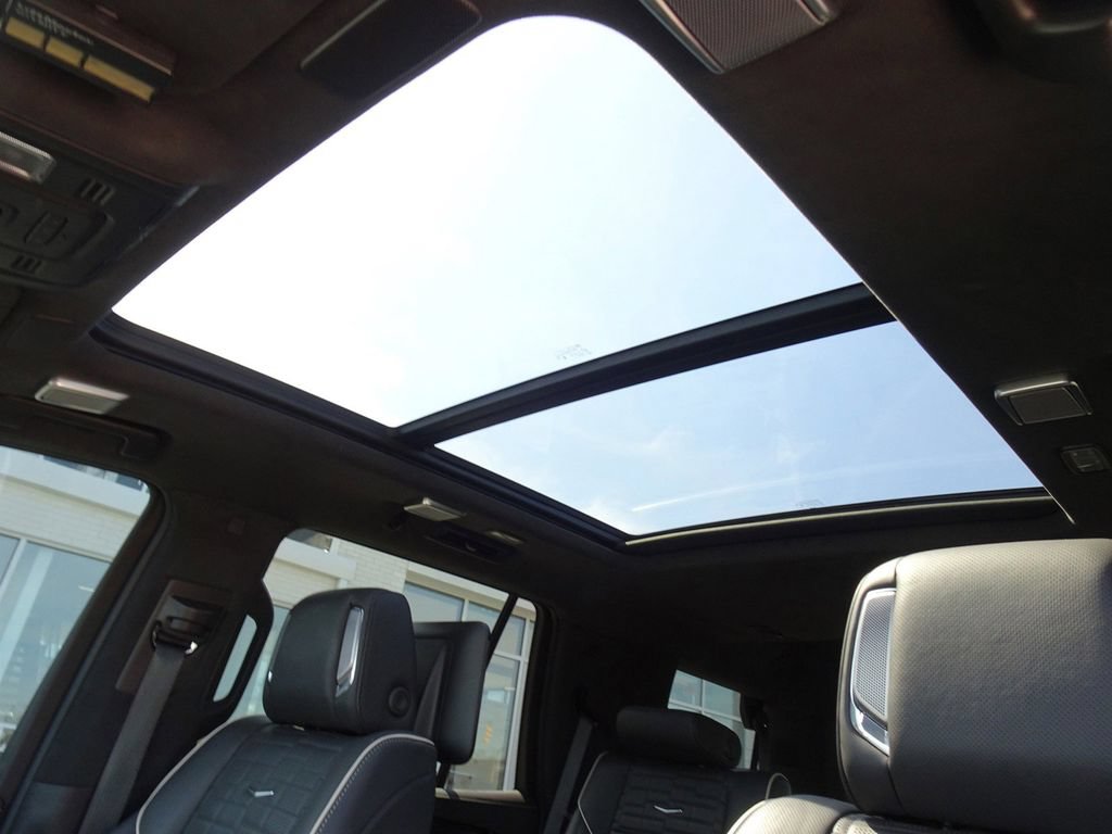 Used 2023 Cadillac Escalade V w/ LPO, ONYX Package AWD/4WD image 12