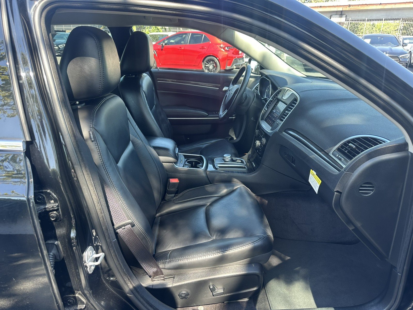 Used 2017 Chrysler 300 Limited RWD image 19