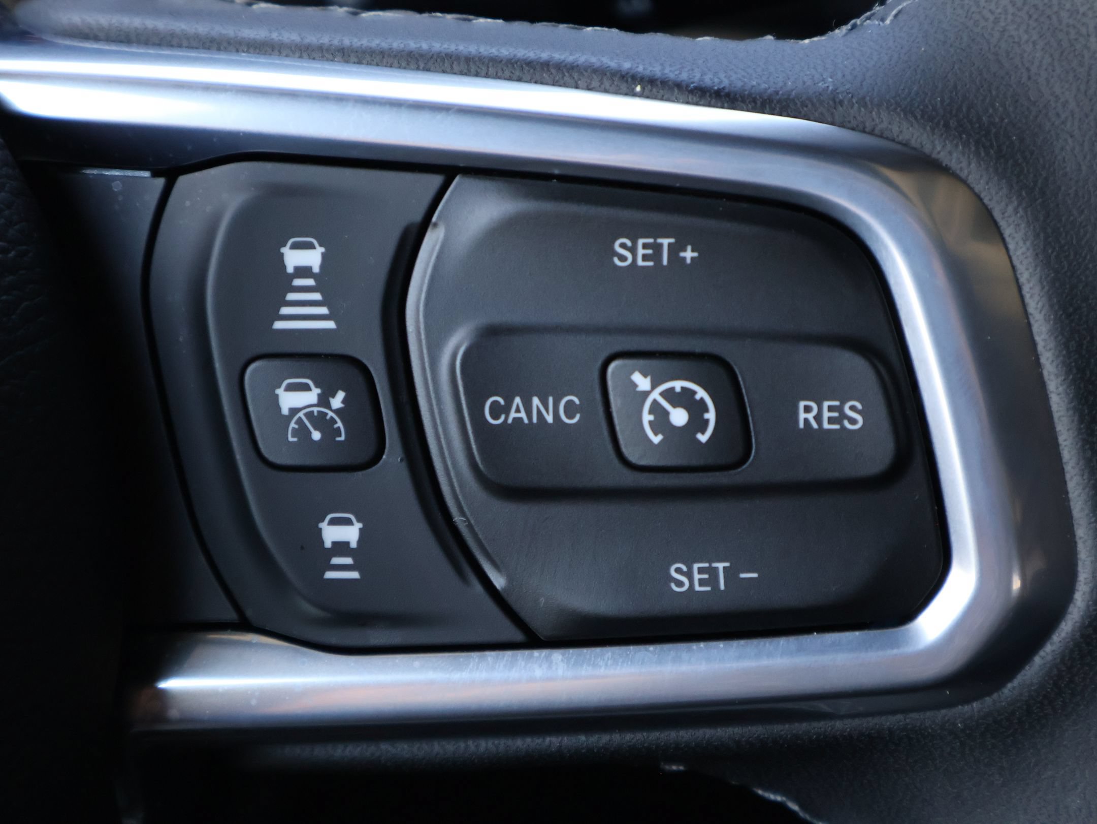 Used 2025 Jeep Wrangler Unlimited Sahara AWD/4WD image 14