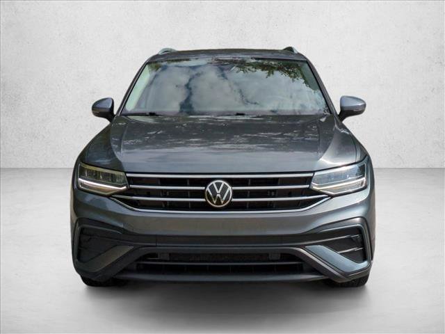 Used 2022 Volkswagen Tiguan SE image 2