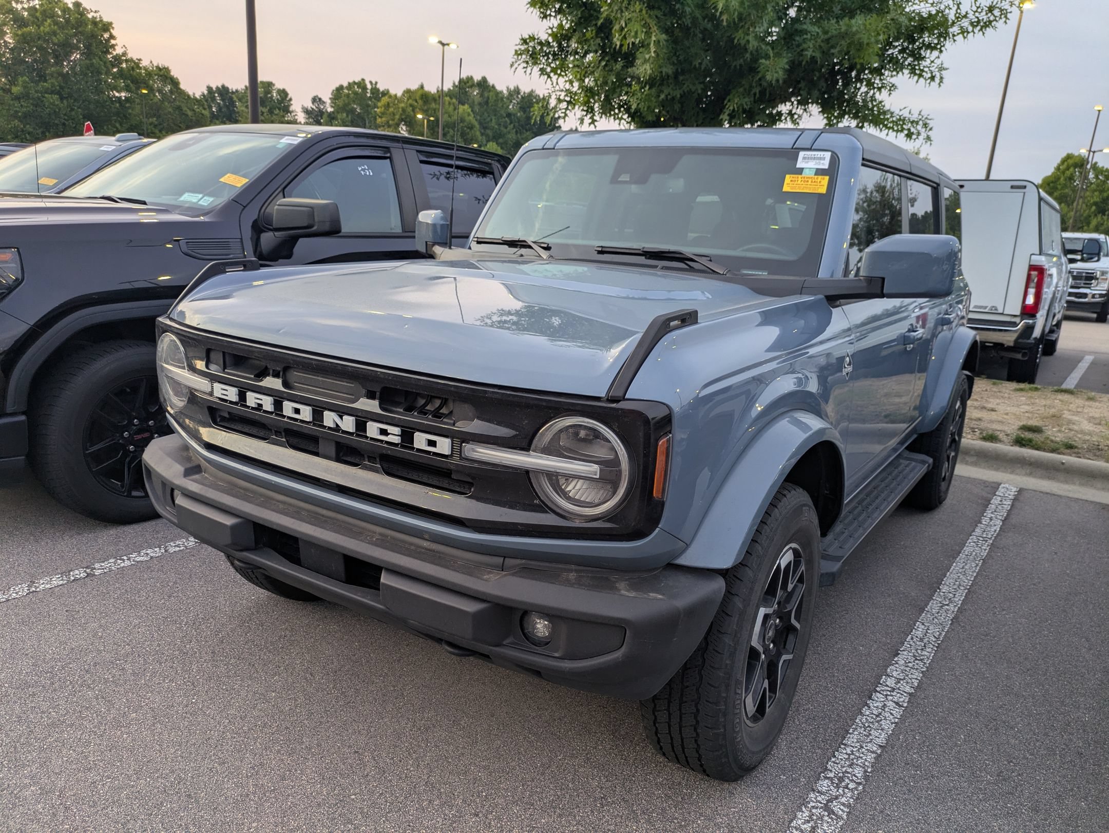 Used 2024 Ford Bronco Outer Banks AWD/4WD image 3