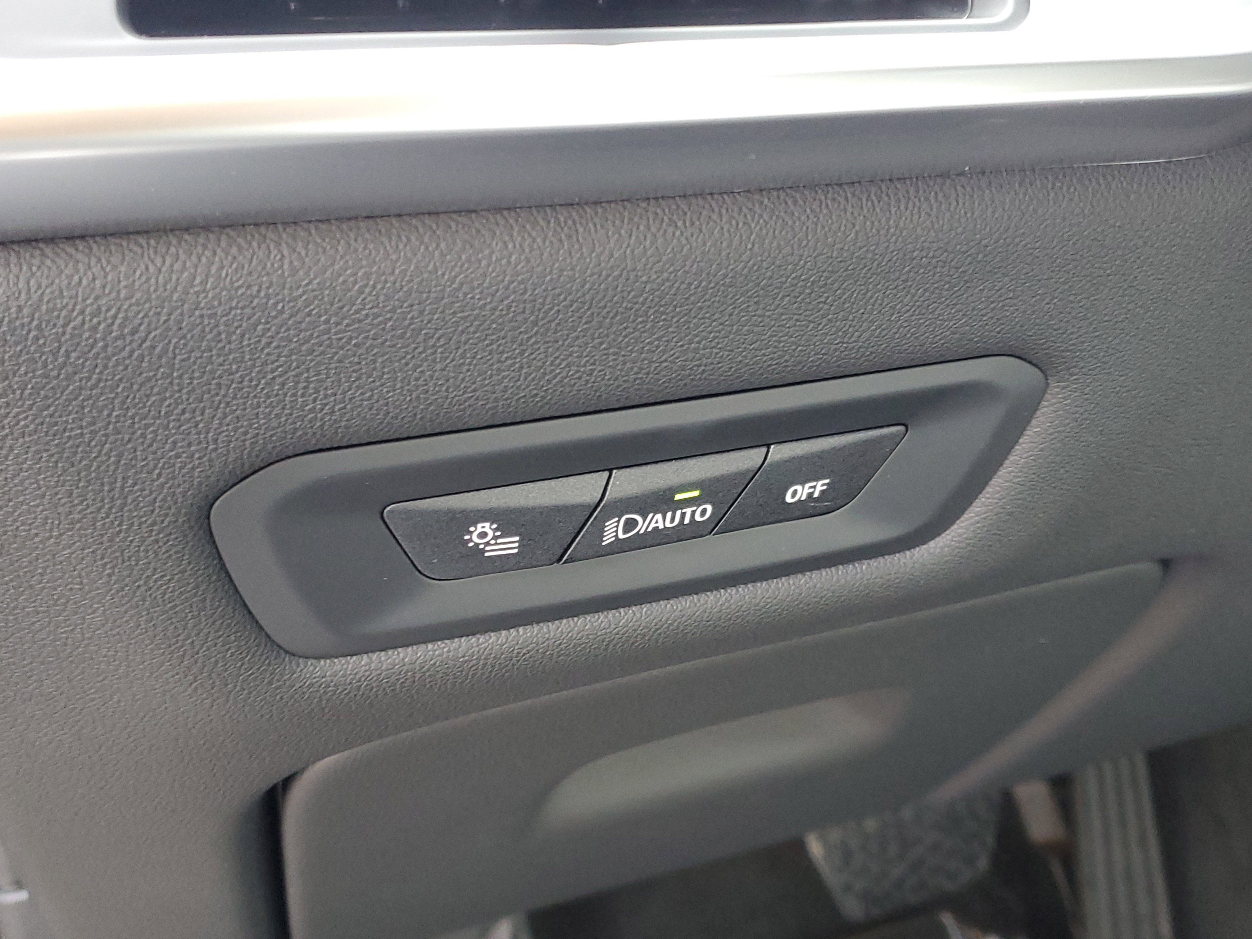 New 2026 BMW X5 xDrive50e image 11