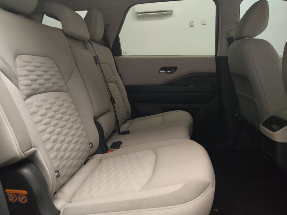 Used 2022 Nissan Pathfinder SV AWD/4WD image 19