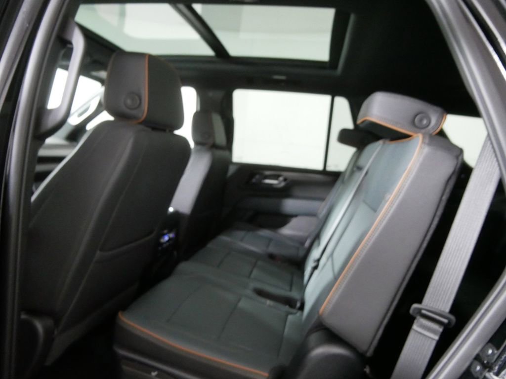 Used 2025 GMC Yukon AT4 image 21