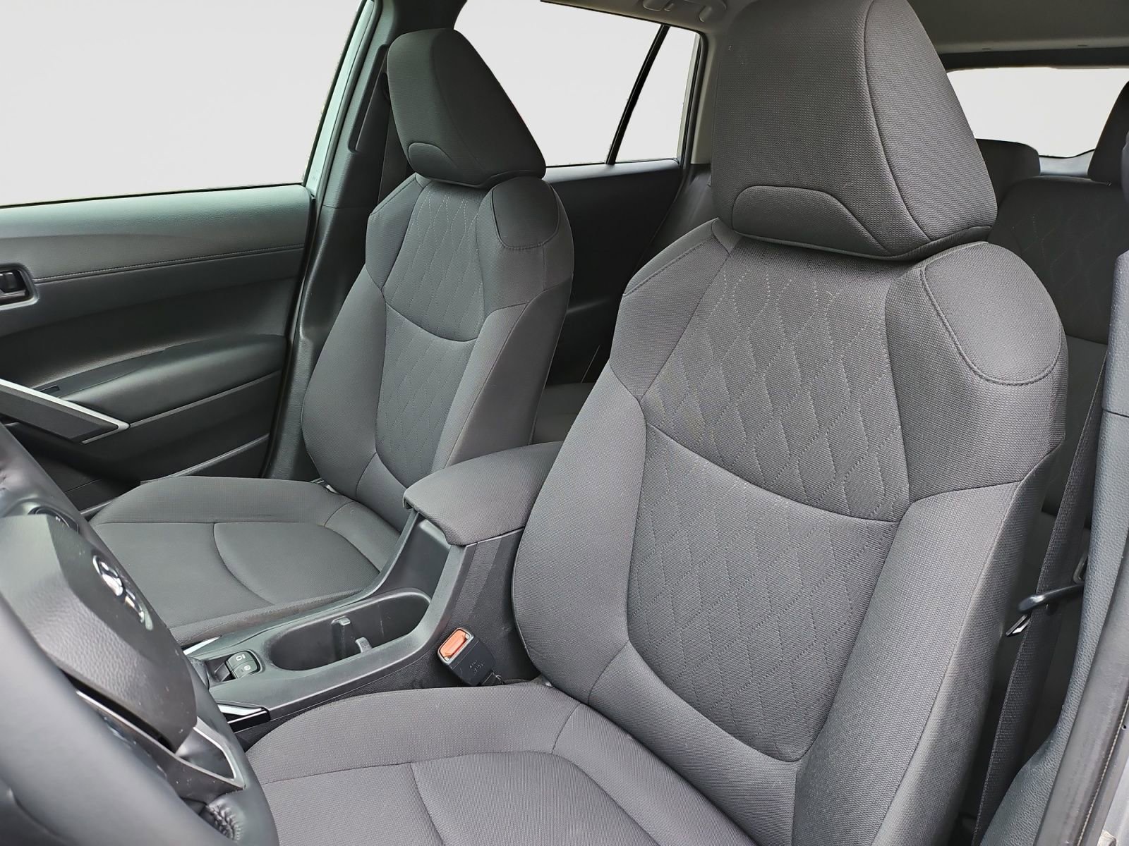 Used 2024 Toyota Corolla Cross LE FWD image 17