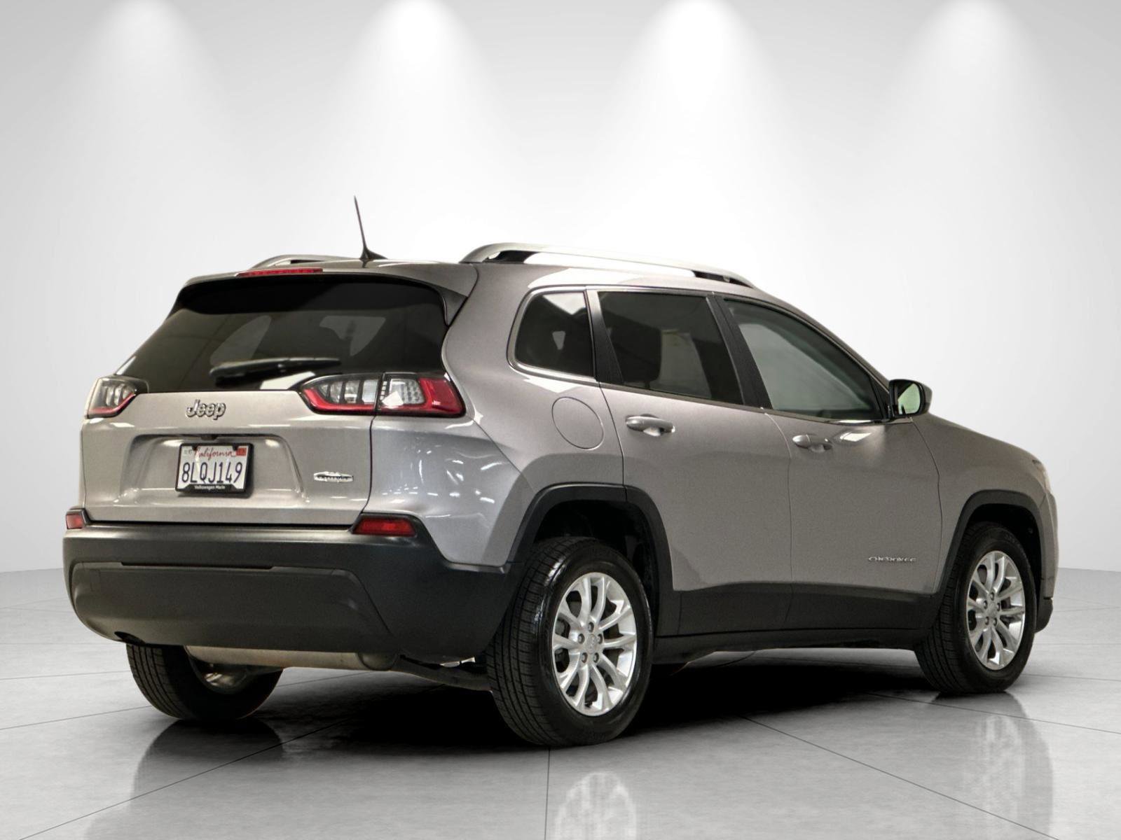 Used 2019 Jeep Cherokee Latitude w/ Popular Appearance Group FWD image 5