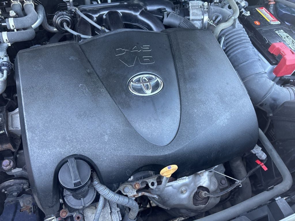 Used 2022 Toyota Highlander XLE AWD/4WD image 44