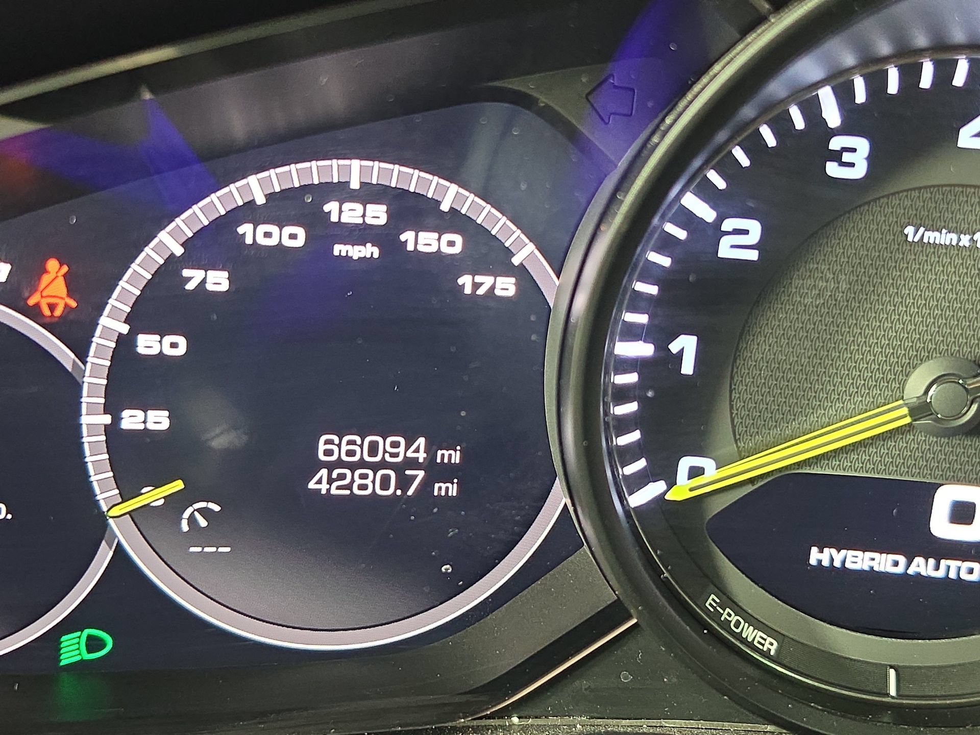 Used 2019 Porsche Cayenne E-Hybrid AWD/4WD image 24