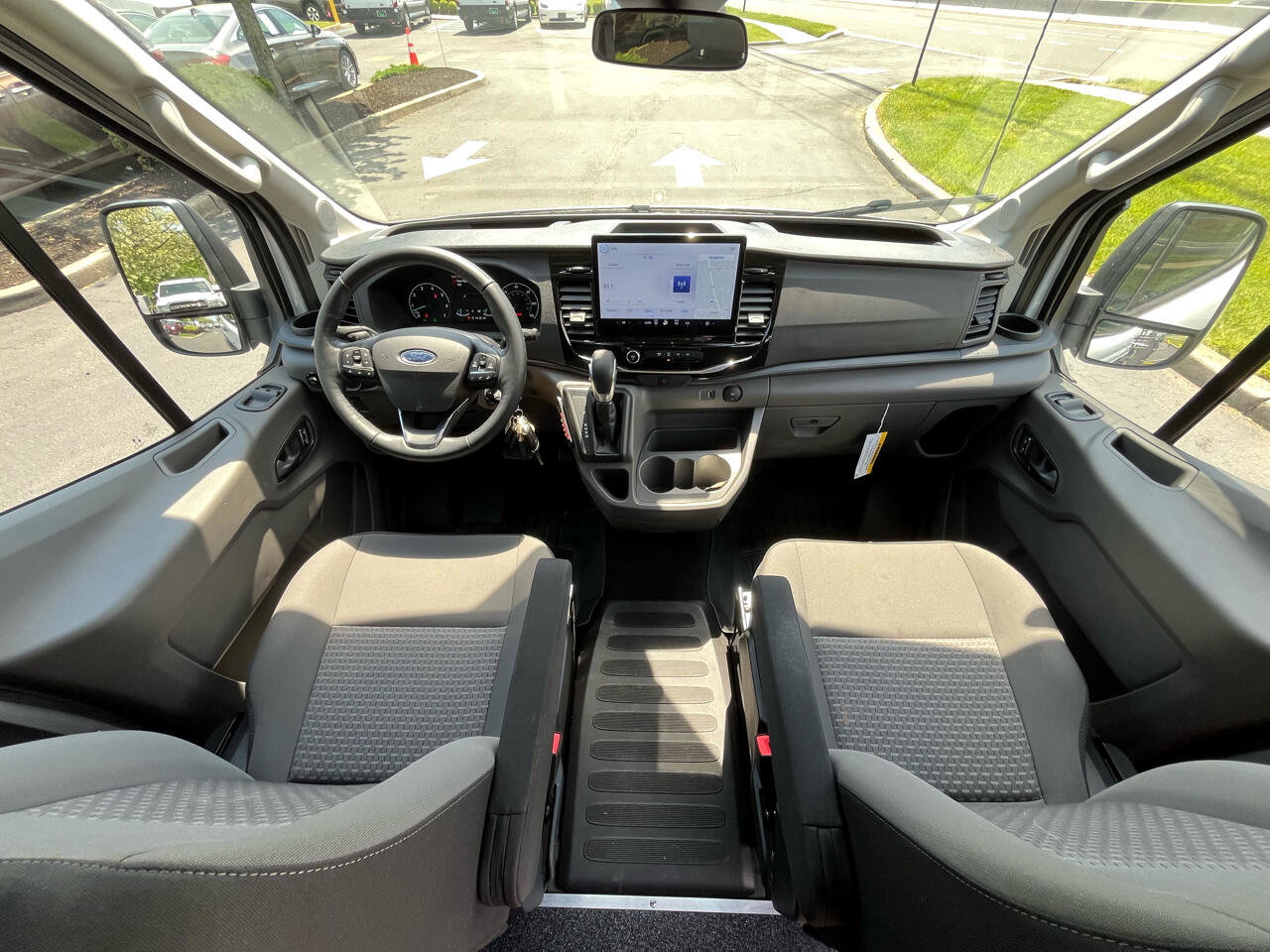 Used 2024 Ford Transit 350 XLT image 30