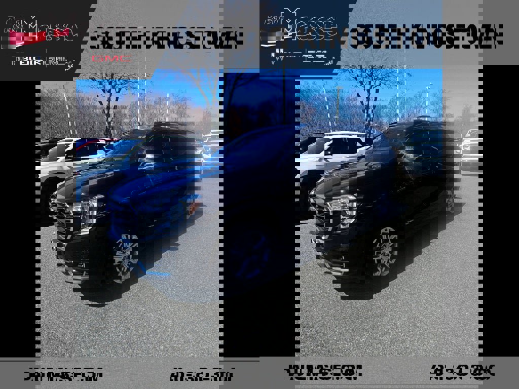 Used 2024 GMC Terrain SLE w/ Driver Convenience Package image 3