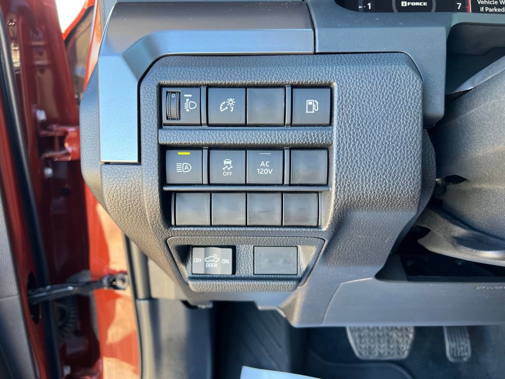 Used 2025 Toyota Tacoma TRD Off-Road image 18