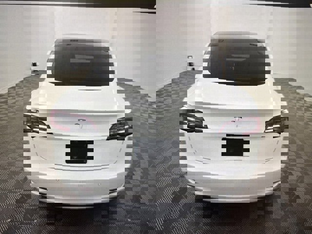 Used 2021 Tesla Model 3 Standard Range image 5