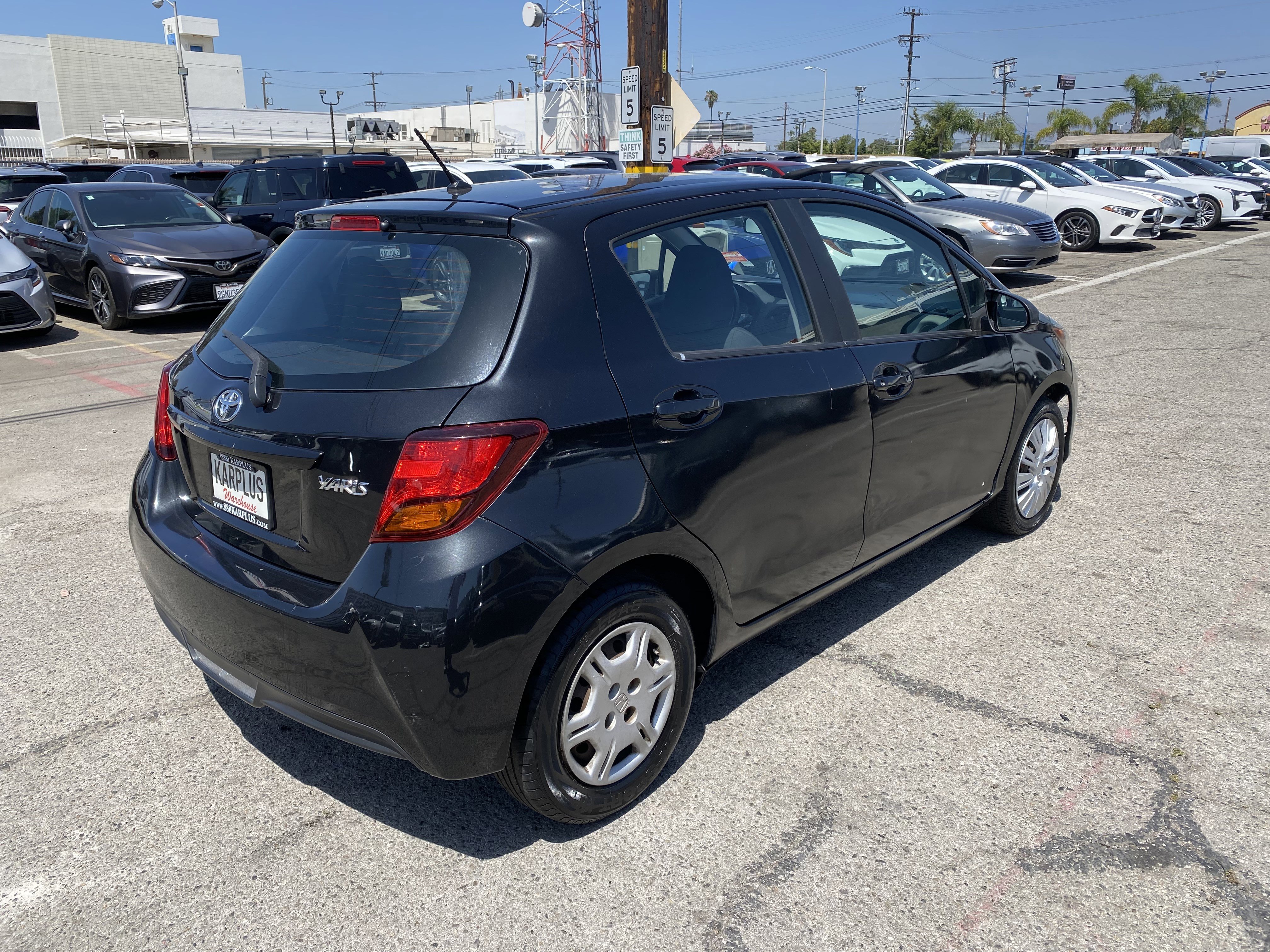 Used 2015 Toyota Yaris L FWD image 7