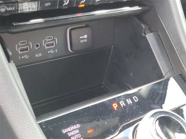 Used 2024 Jeep Grand Cherokee Limited image 32